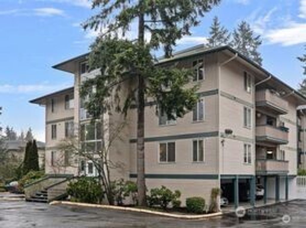 Photo of 5630 200th Street SW #B219, Lynnwood, WA 98036 (MLS # 2397498)