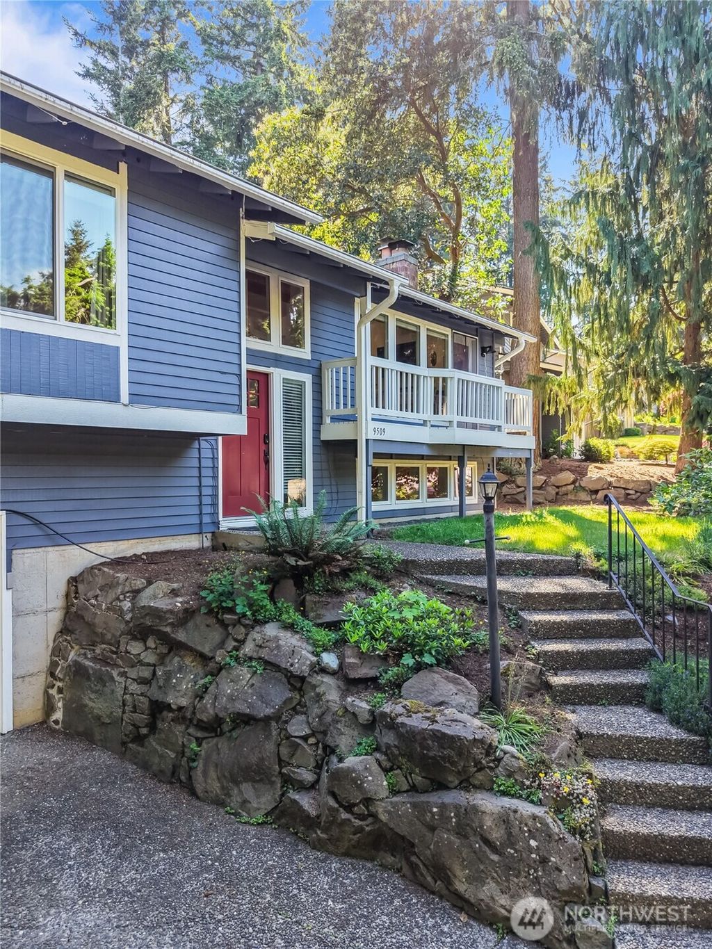 Photo of 9509 NE 140 Street, Kirkland, WA 98034 (MLS # 2531133)