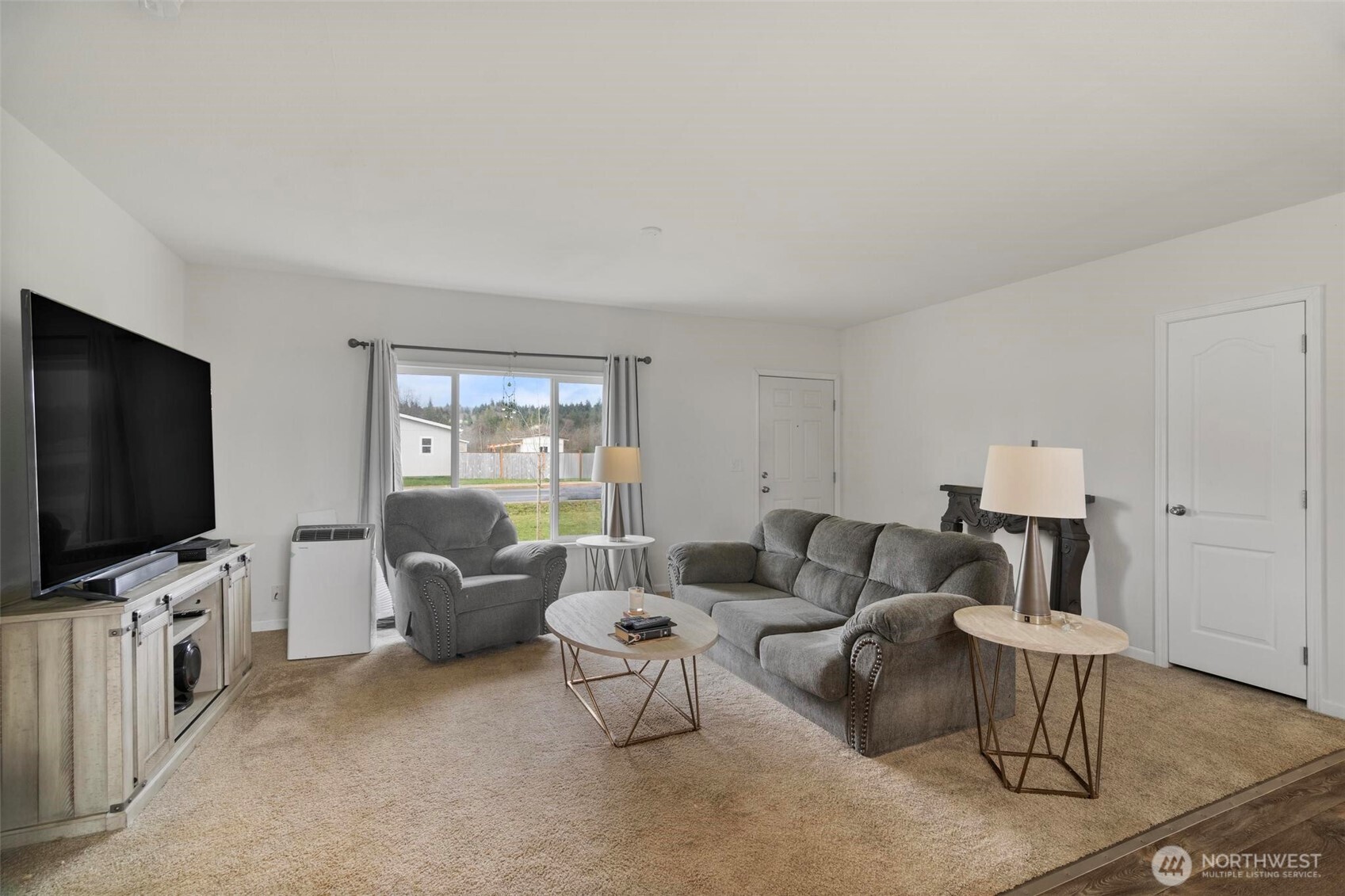 122 W Martin Place