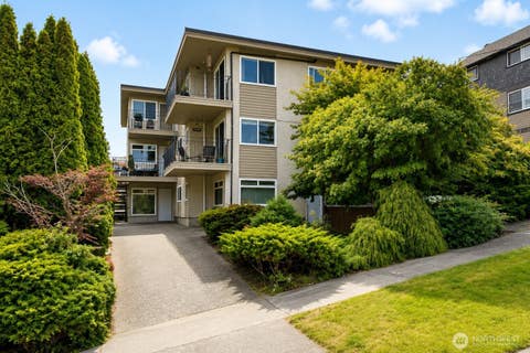 Photo of 2707 W Jameson Street, Seattle, WA 98199 (MLS # 2565089)
