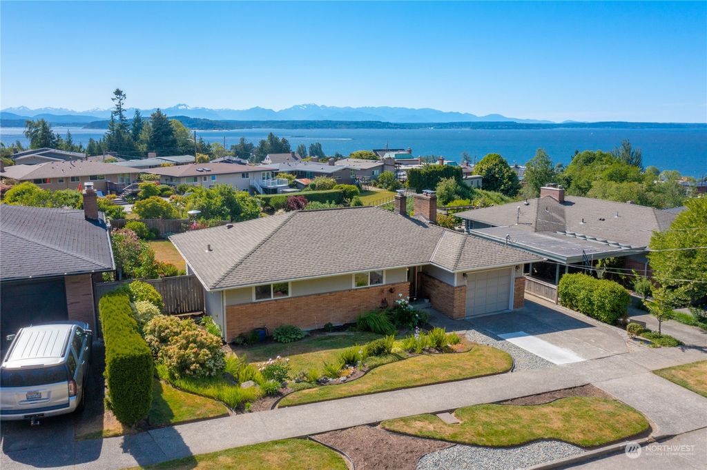 Photo of 3315 56th Avenue SW, Seattle, WA 98116 (MLS # 2077803)