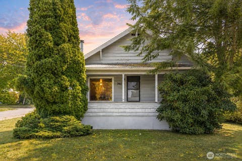 Photo of 202 S 7th Street, Mount Vernon, WA 98274 (MLS # 2567476)