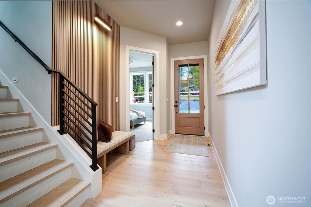 Photo of 6528 128th Avenue NE, Kirkland, WA 98033 (MLS # 2451213)