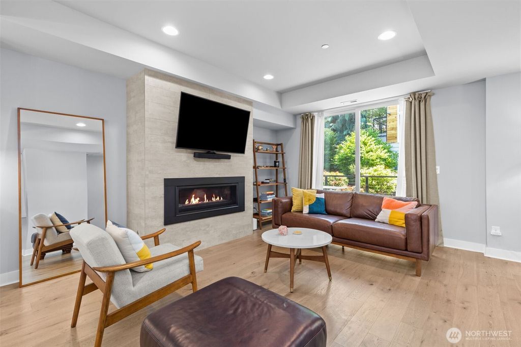 Photo of 4040 129th Court SE #18, Bellevue, WA 98006 (MLS # 2402237)