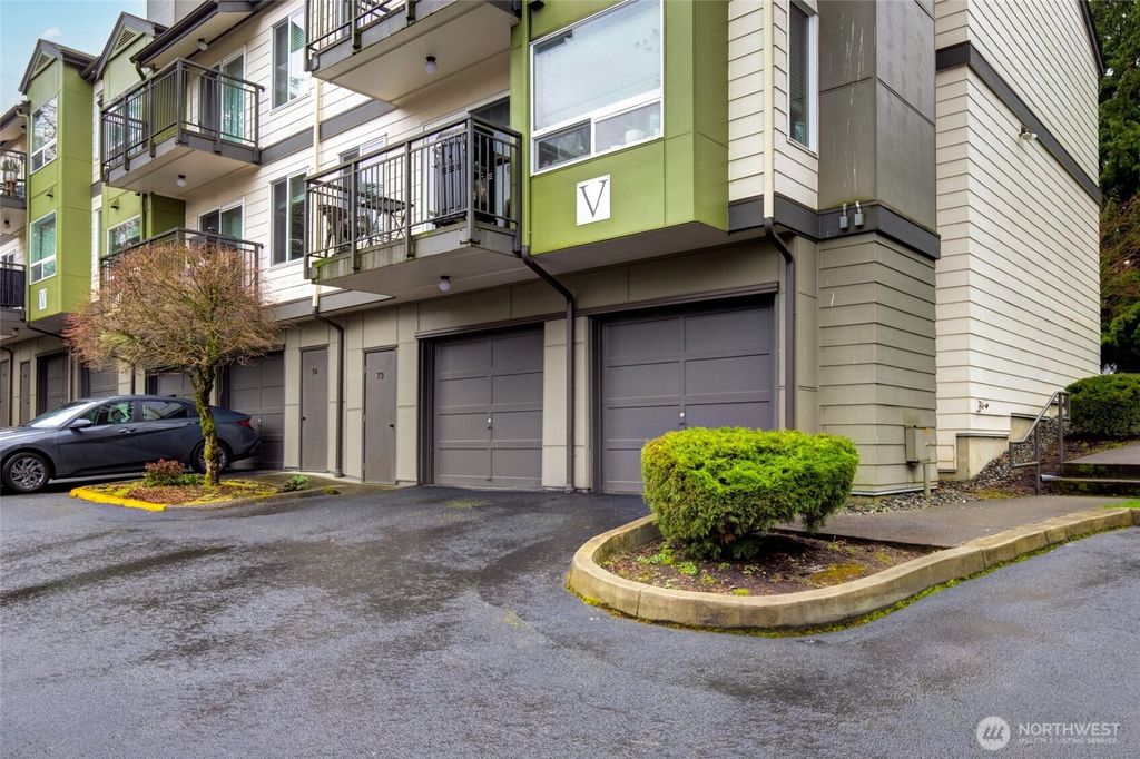 Photo of 31500 33rd Place SW #V102, Federal Way, WA 98023 (MLS # 2493097)