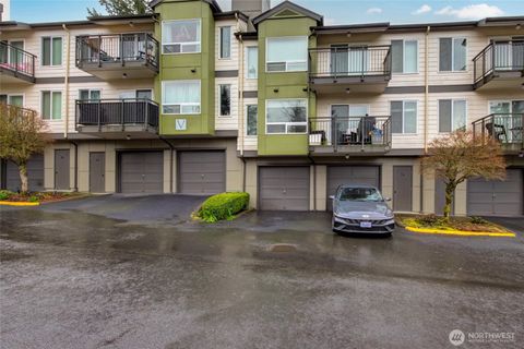 Photo of 31500 33rd Place SW #V102, Federal Way, WA 98023 (MLS # 2493097)