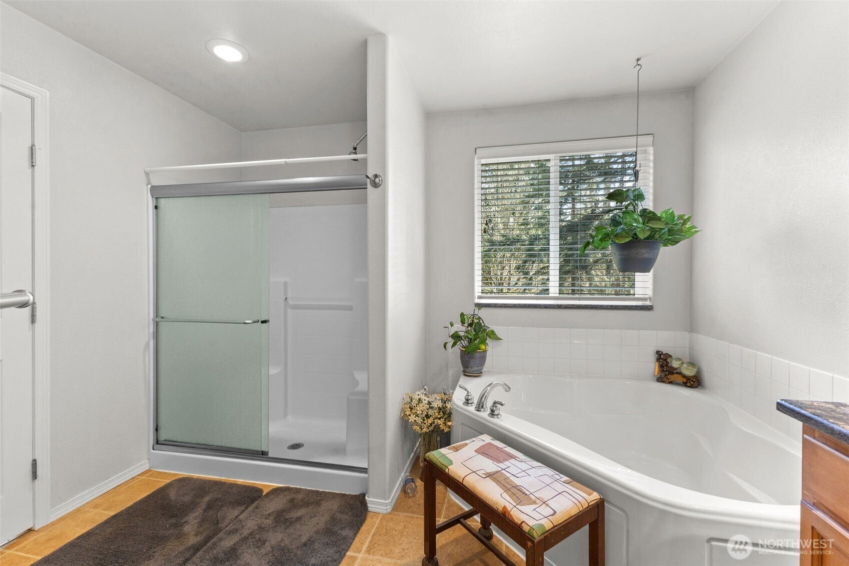 Bonney Lake, Washington, 98391, United States, 3 Bedrooms Bedrooms, ,3 BathroomsBathrooms,Residential,Active,2038125