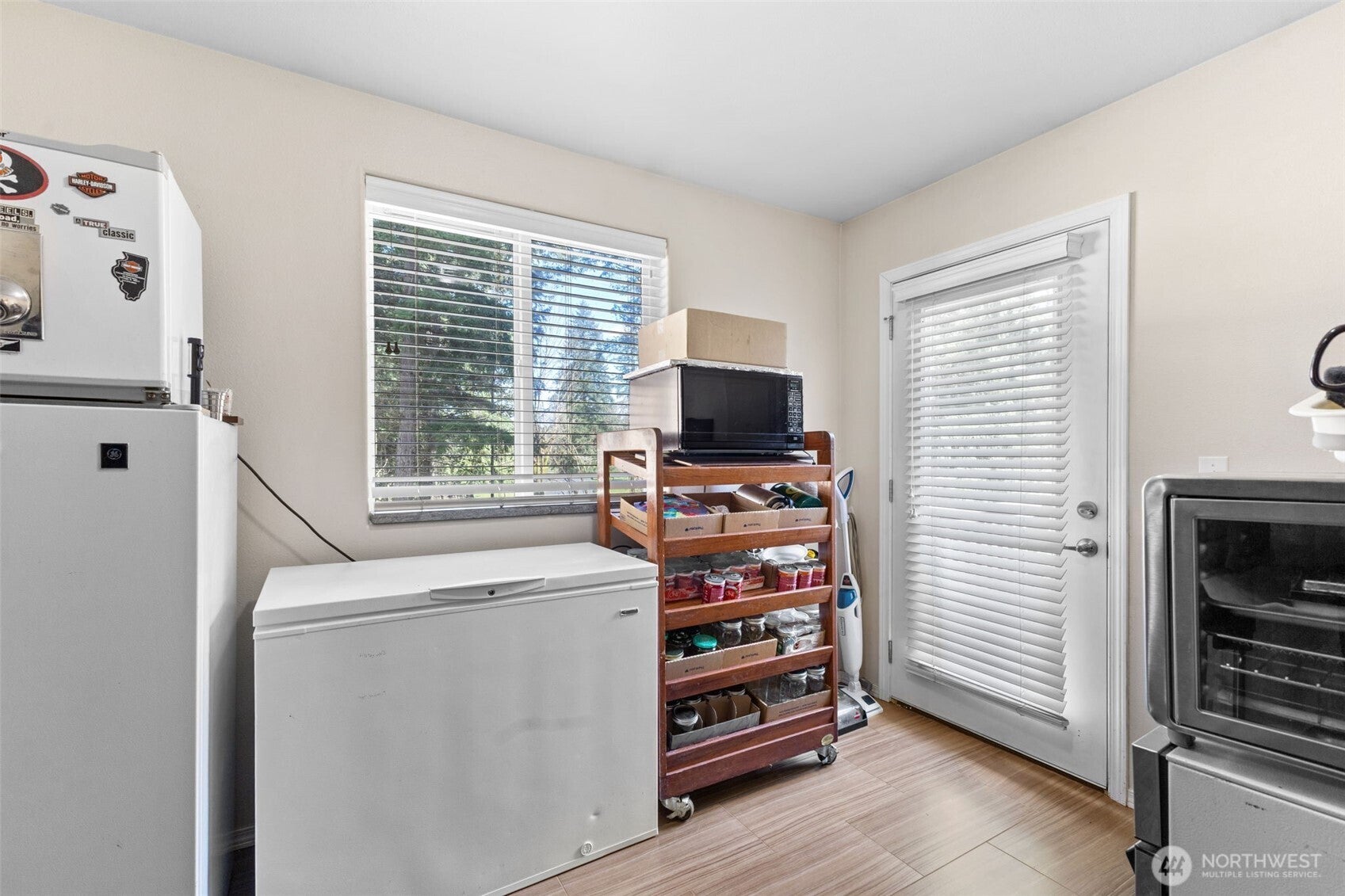 Bonney Lake, Washington, 98391, United States, 3 Bedrooms Bedrooms, ,3 BathroomsBathrooms,Residential,Active,2038125