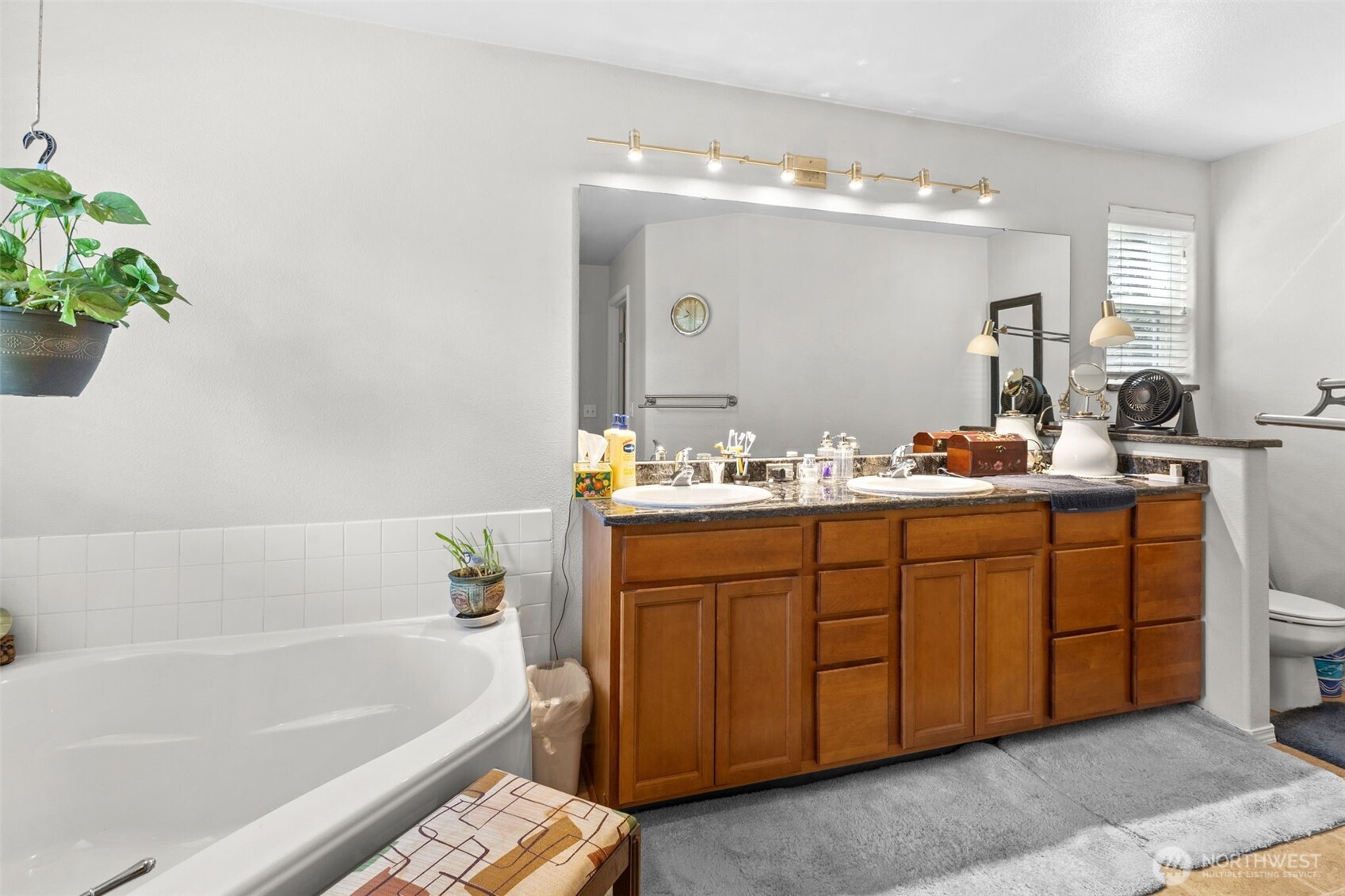 Bonney Lake, Washington, 98391, United States, 3 Bedrooms Bedrooms, ,3 BathroomsBathrooms,Residential,Active,2038125