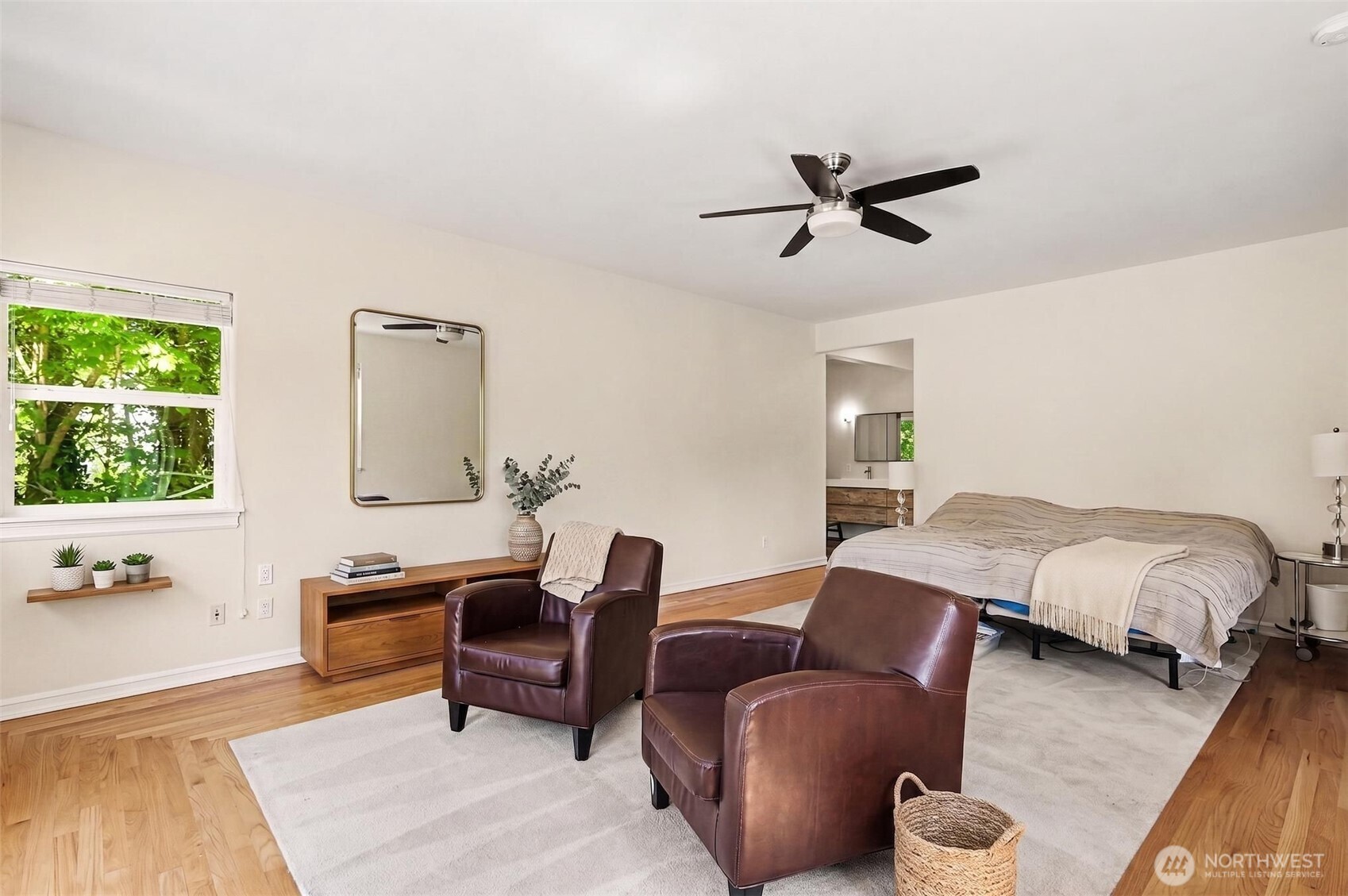 1300 N Lake Stickney