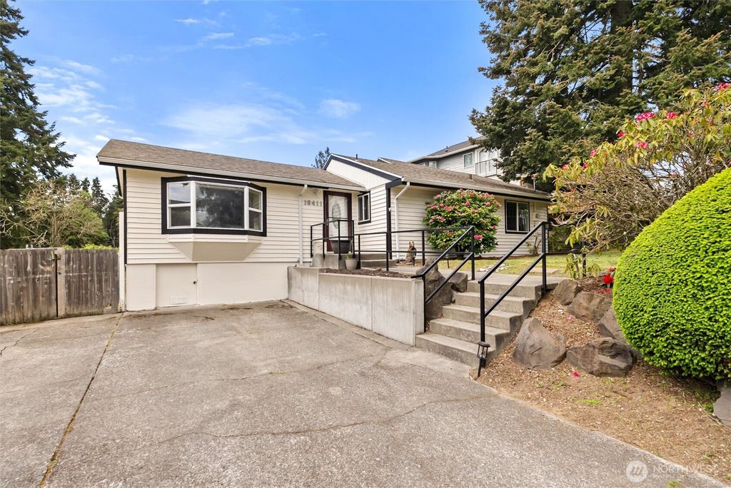 Photo of 16411 10th Avenue SW, Burien, WA 98166 (MLS # 2517771)