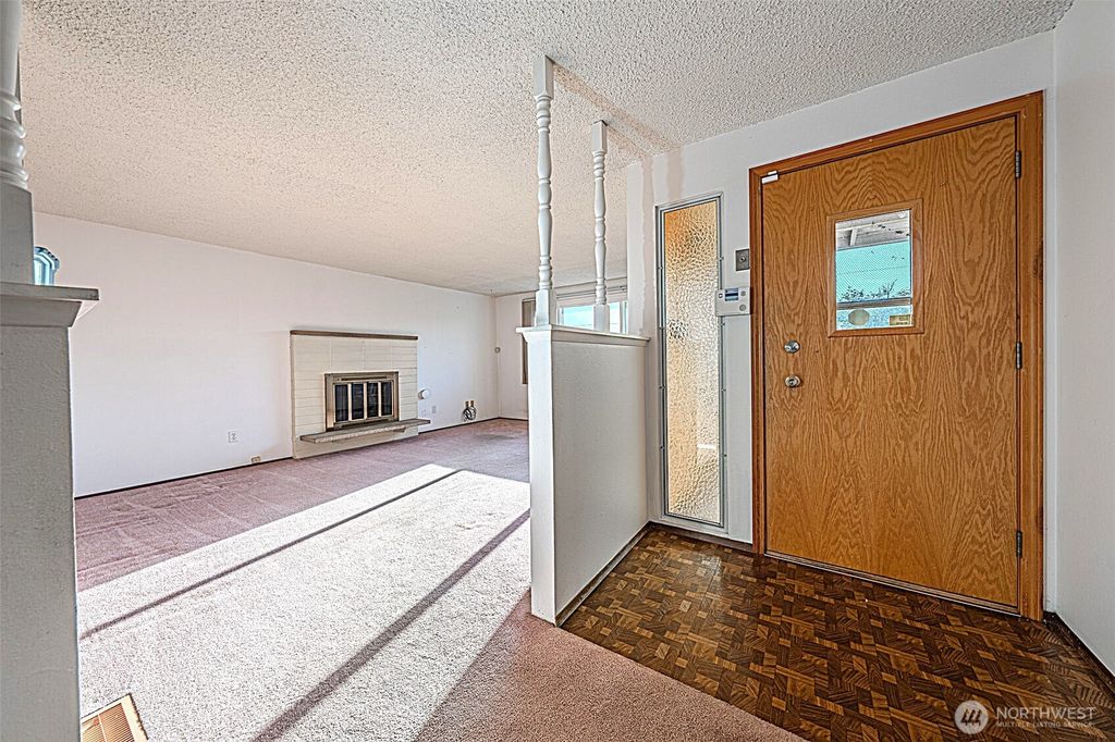 Photo of 24427 14th Avenue S, Des Moines, WA 98198 (MLS # 2388245)