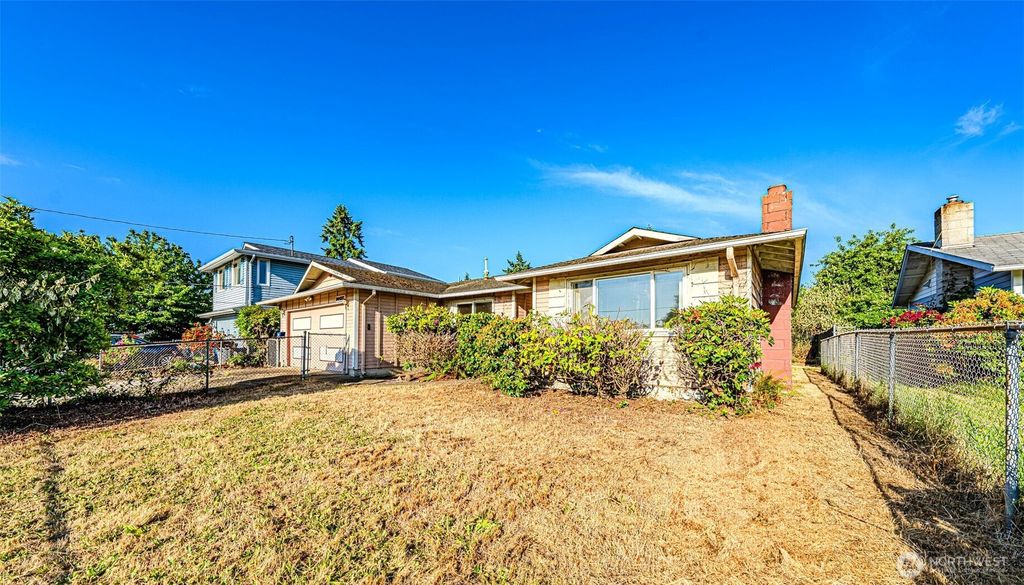 Photo of 24427 14th Avenue S, Des Moines, WA 98198 (MLS # 2388245)