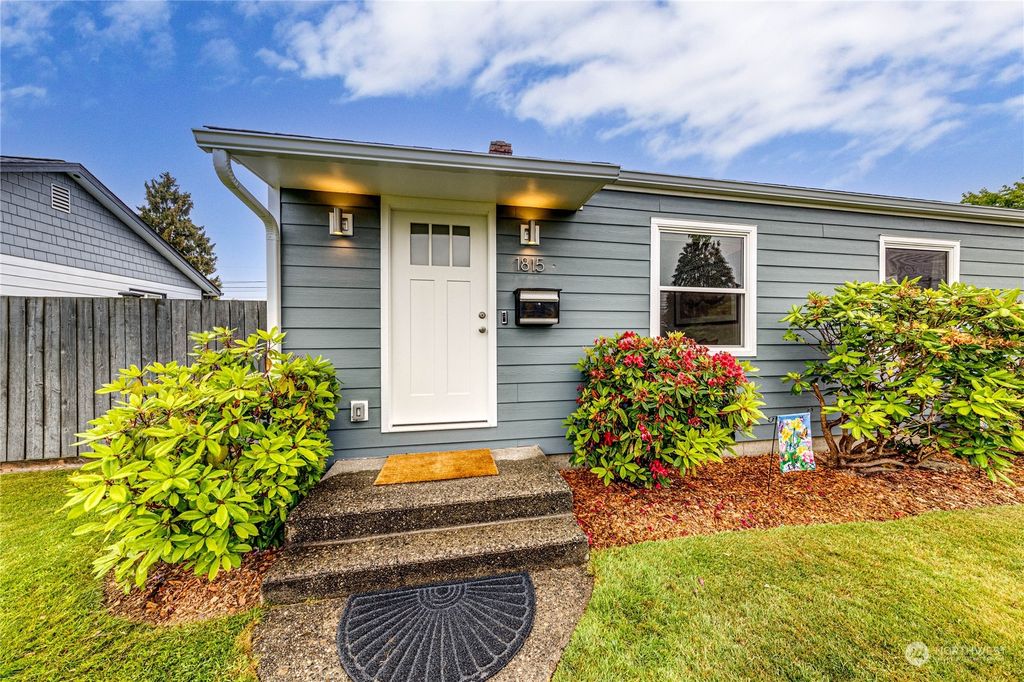 Photo of 1815 Pine Street, Everett, WA 98201 (MLS # 2127371)