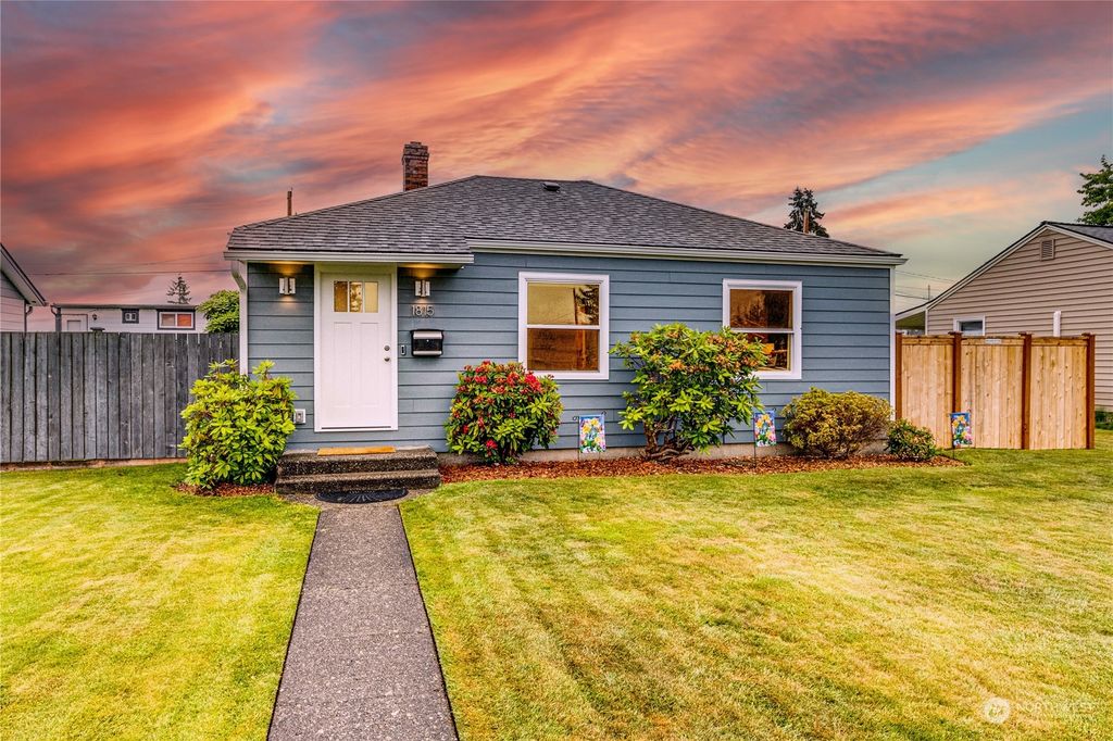 Photo of 1815 Pine Street, Everett, WA 98201 (MLS # 2127371)