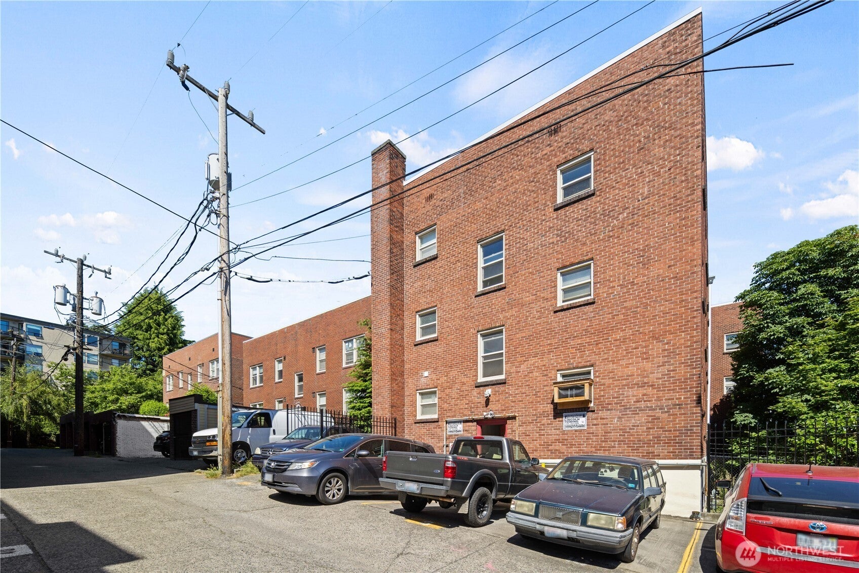 625 4th Avenue W