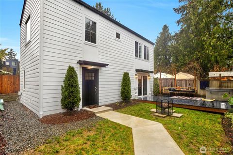 712 NW 95th Street 2 Seattle WA 98117