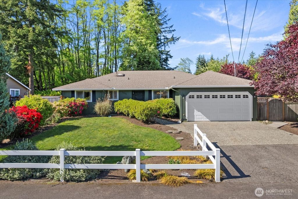 Photo of 1225 138th Street SE, Mill Creek, WA 98012 (MLS # 2382330)