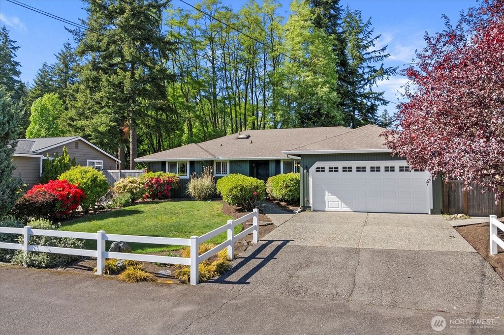 Photo of 1225 138th Street SE, Mill Creek, WA 98012 (MLS # 2382330)