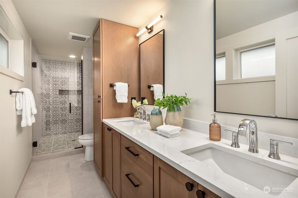 listing image 9365101606801990013