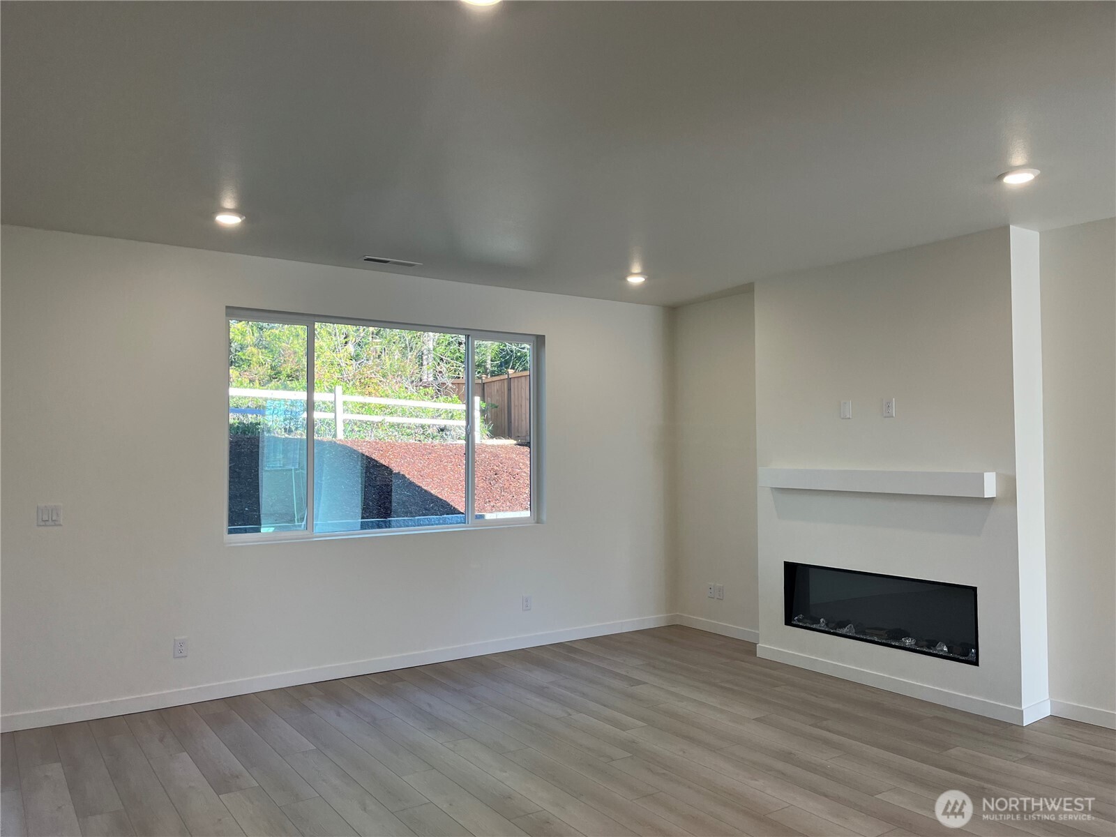 1936 NW Meadowview Drive 10