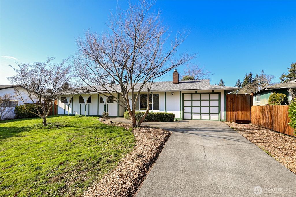 Photo of 8504 Quinault Drive NE, Olympia, WA 98516 (MLS # 2477360)