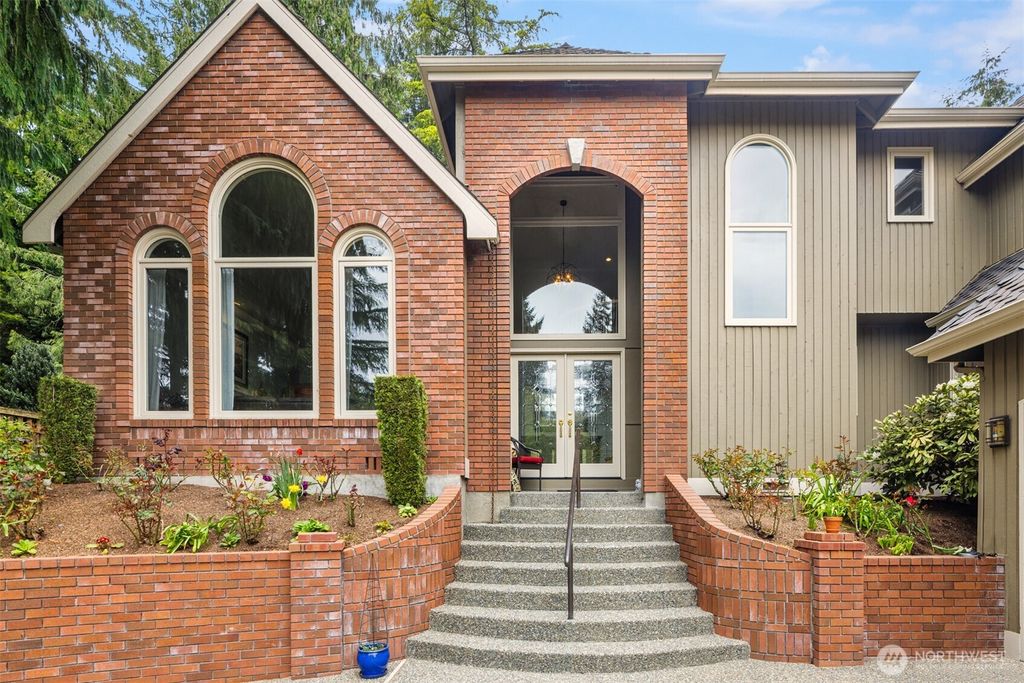 Photo of 3021 224th Avenue NE, Sammamish, WA 98074 (MLS # 2515915)