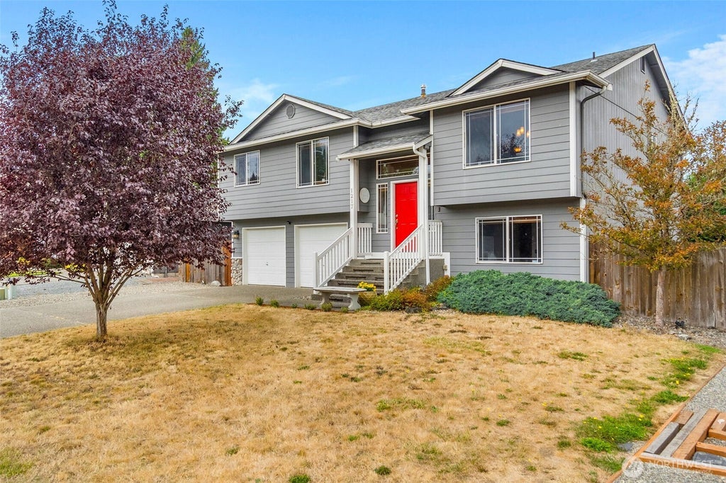 Photo of 1217 29th Ave Court SW, Puyallup, WA 98373 (MLS # 2579699)