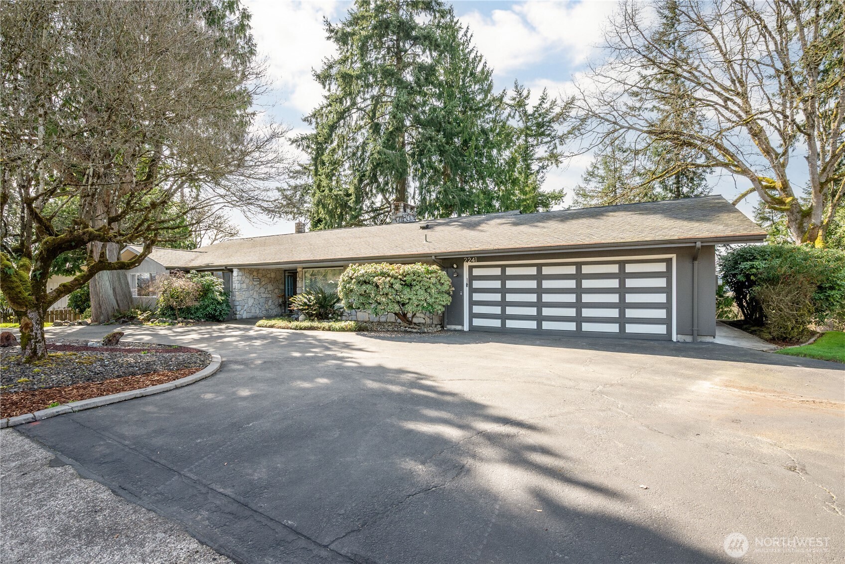 2241 Cascade Way