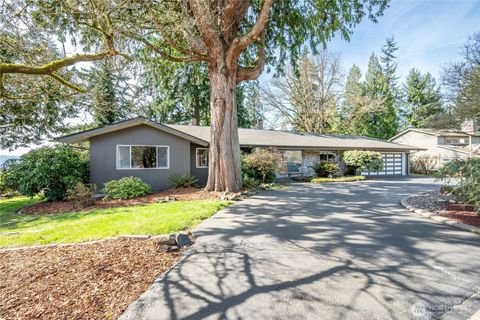 Photo of 2241 Cascade Way, Longview, WA 98632 (MLS # 2496029)