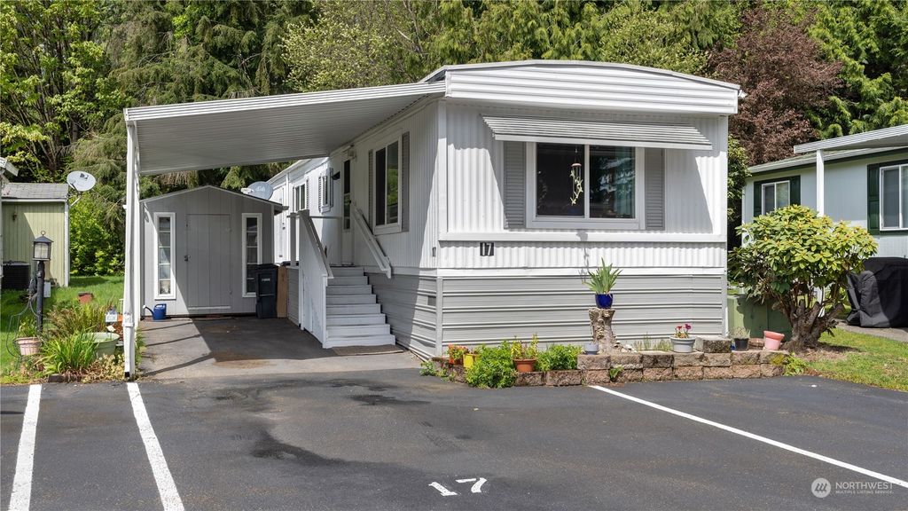 Photo of 11622 Sliver Lake Rd Rd #17, Everett, WA 98208 (MLS # 2227869)