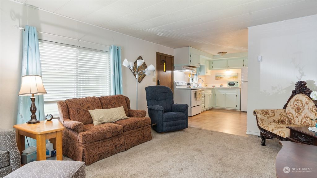 Photo of 11622 Sliver Lake Rd Rd #17, Everett, WA 98208 (MLS # 2227869)