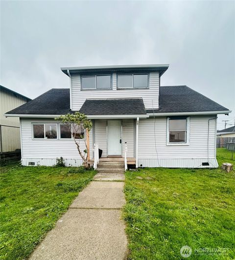 Photo of 2735 Bay Avenue, Hoquiam, WA 98550 (MLS # 2431381)