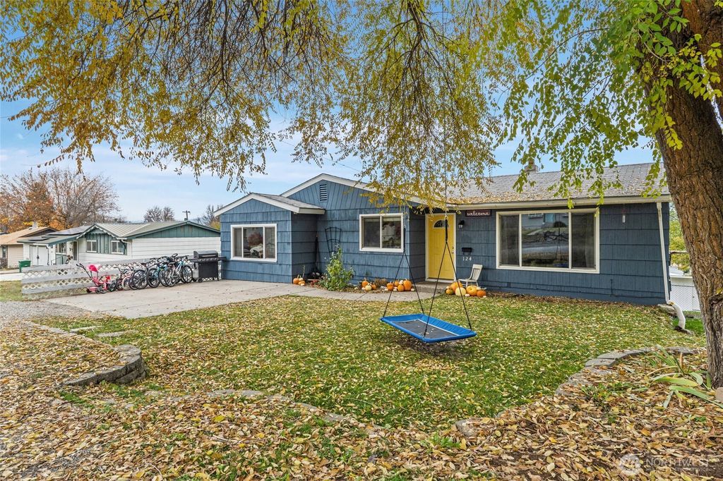 Photo of 124 Crestview Drive, Colville, WA 99114 (MLS # 2513028)