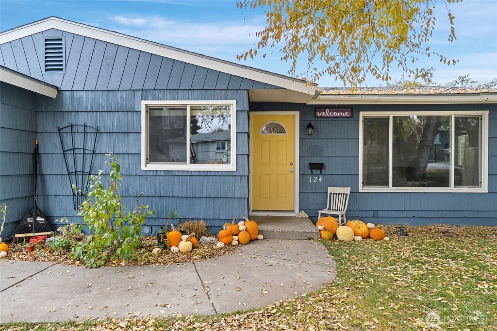 Photo of 124 Crestview Drive, Colville, WA 99114 (MLS # 2513028)