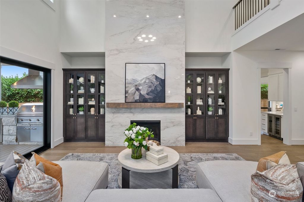 Photo of 11140 SE 29th Place, Bellevue, WA 98004 (MLS # 2054625)