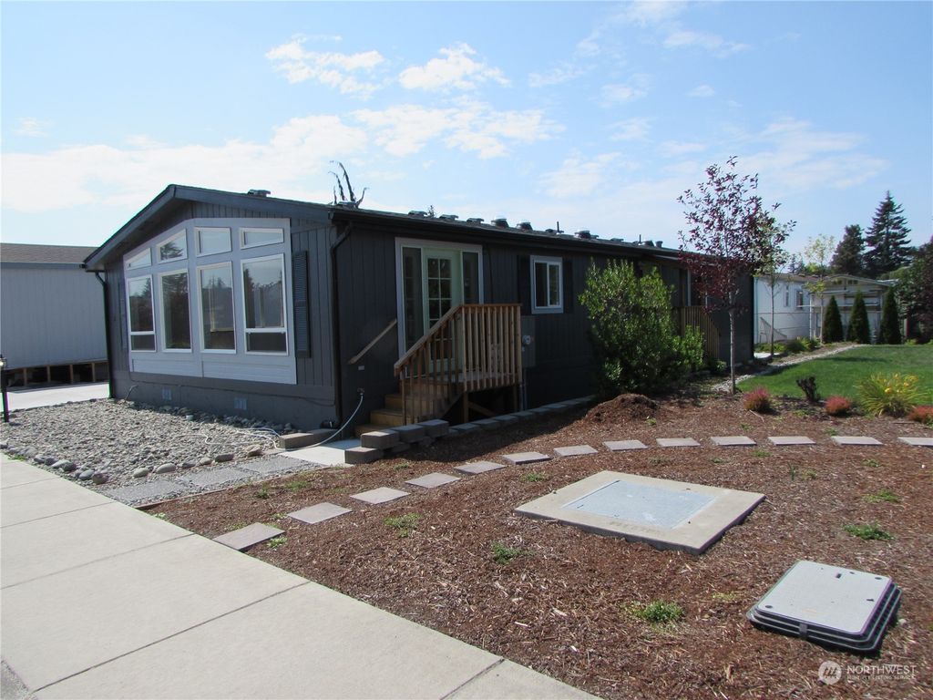 Photo of 4424 84th Street NE #5, Marysville, WA 98270 (MLS # 2279359)