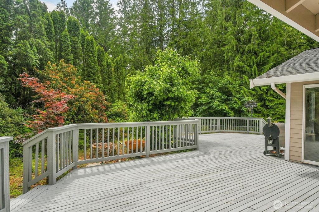 Photo of 25115 SE 133rd Way, Issaquah, WA 98027 (MLS # 2441069)