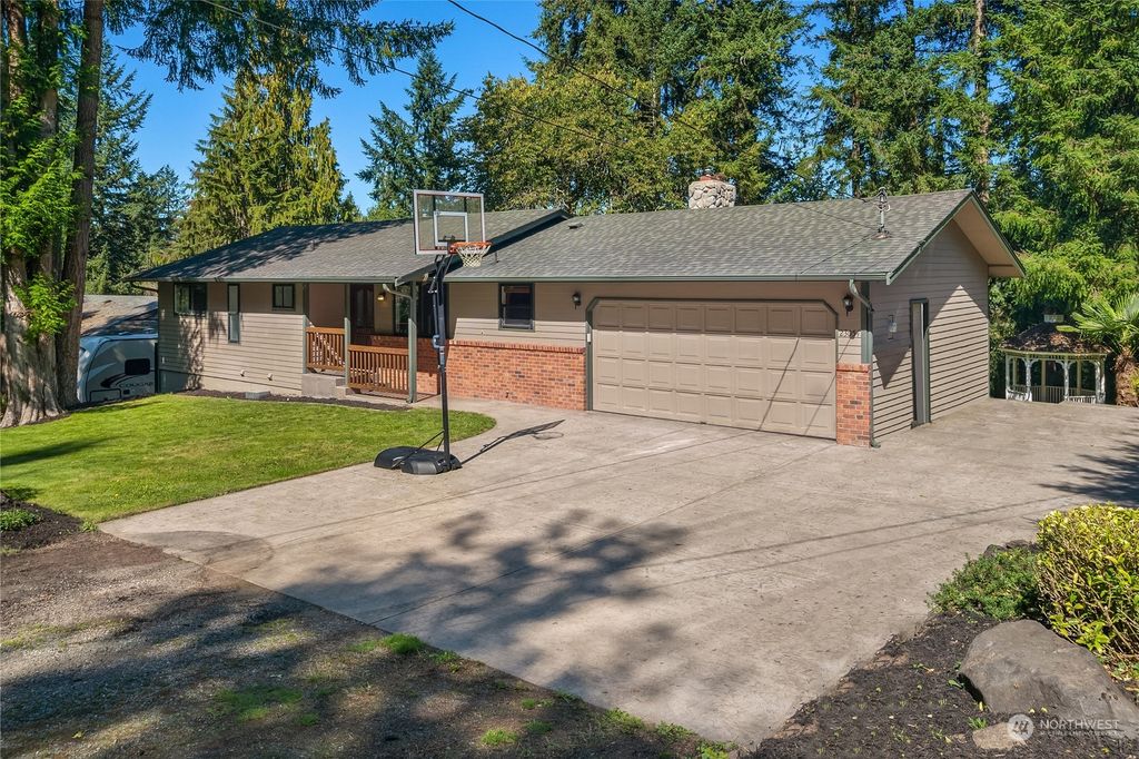 Photo of 23054 SE 218th Street, Maple Valley, WA 98038 (MLS # 2161342)