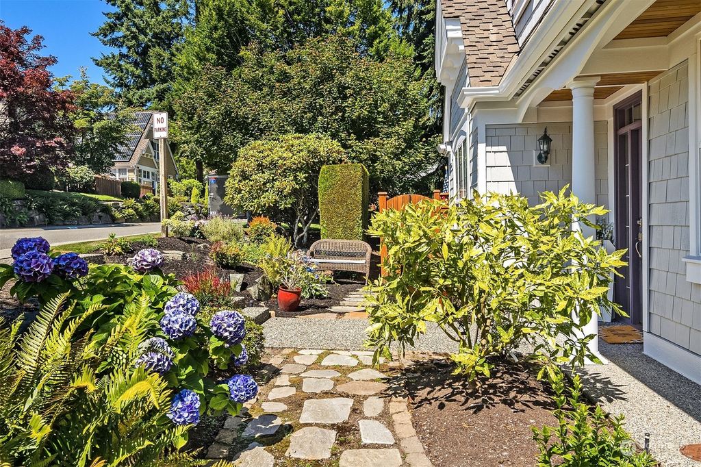 Photo of 16319 18th Drive SE, Mill Creek, WA 98012 (MLS # 2145952)
