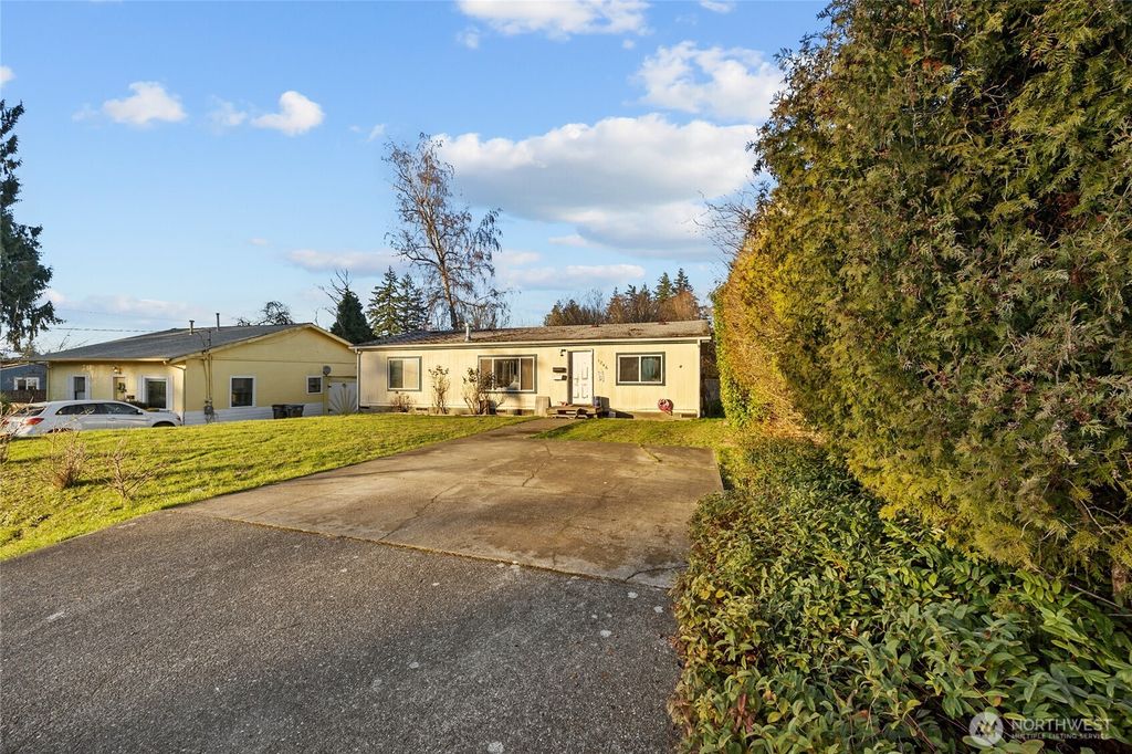Photo of 1246 Ivy Road, Bremerton, WA 98310 (MLS # 2470864)