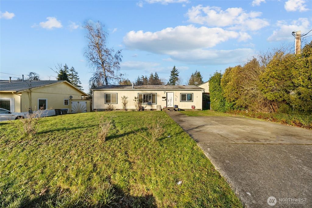 Photo of 1246 Ivy Road, Bremerton, WA 98310 (MLS # 2470864)