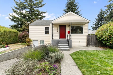 Photo of 13424 2nd Avenue SW, Burien, WA 98146 (MLS # 2584215)