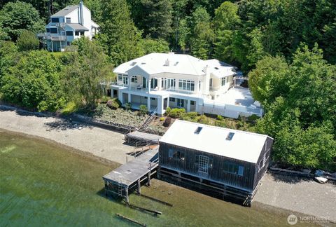 Photo of 427 38th Avenue NE, Olympia, WA 98506 (MLS # 2499150)