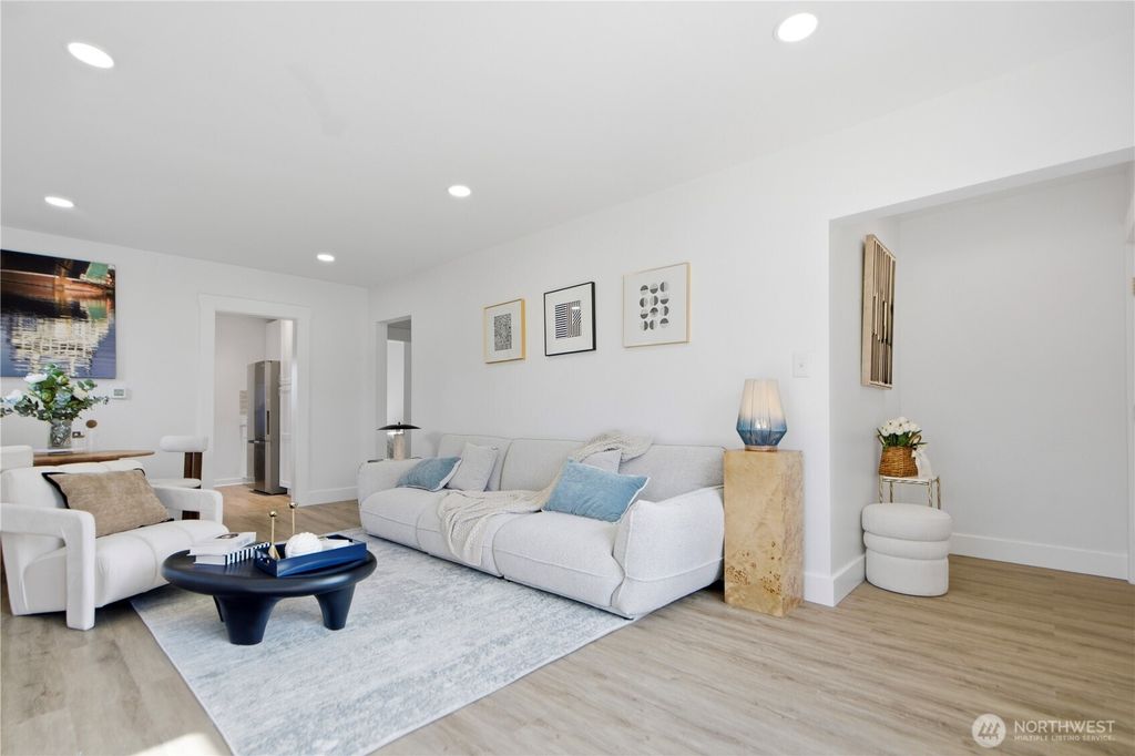 Photo of 3908 SW Hanford St St, Seattle, WA 98116 (MLS # 2494104)