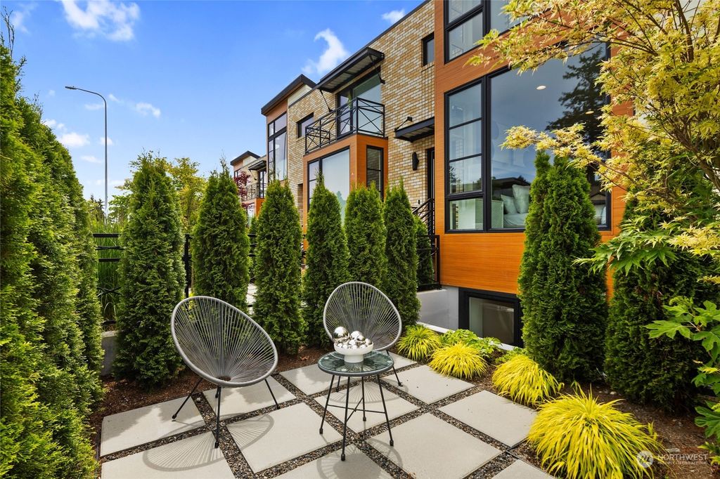 Photo of 1325 Market Street, Kirkland, WA 98033 (MLS # 2243816)