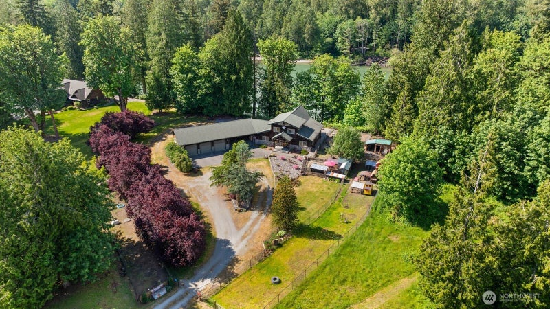 42813 Rivers Edge Court