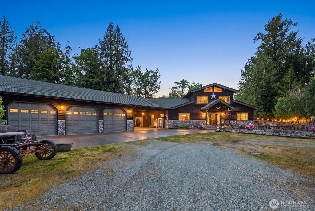 Photo of 42813 Rivers Edge Court, Concrete, WA 98237 (MLS # 2524832)