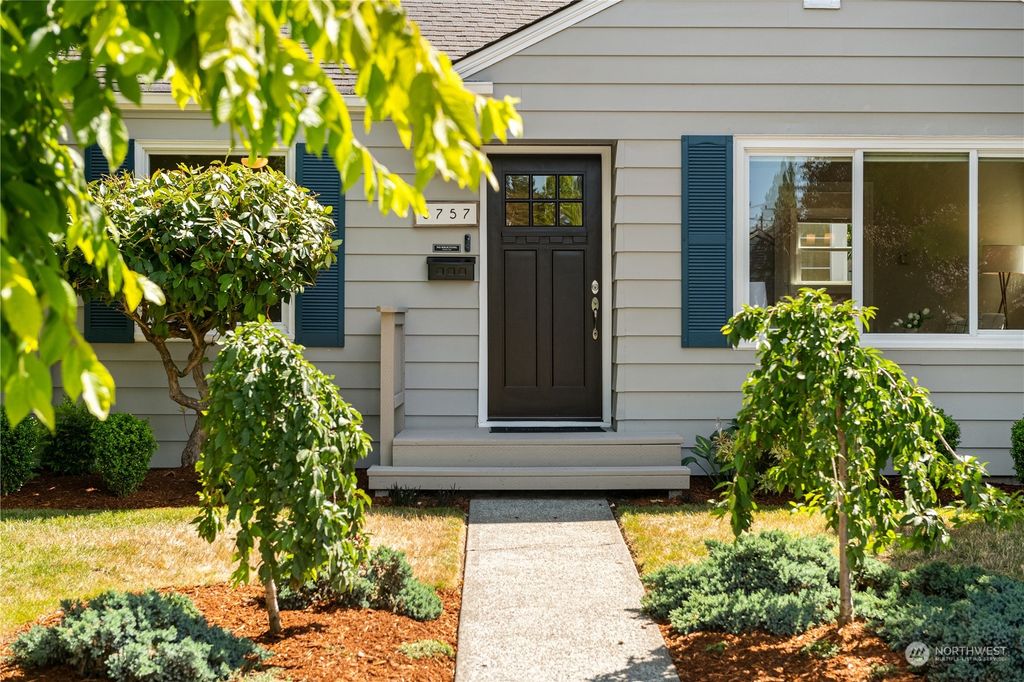 Photo of 3757 SW Ida Street, Seattle, WA 98126 (MLS # 2141350)
