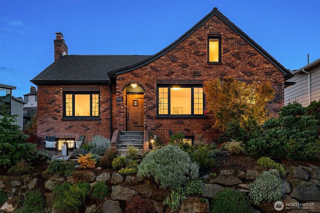 Photo of 2503 37th Avenue W, Seattle, WA 98199 (MLS # 2454377)